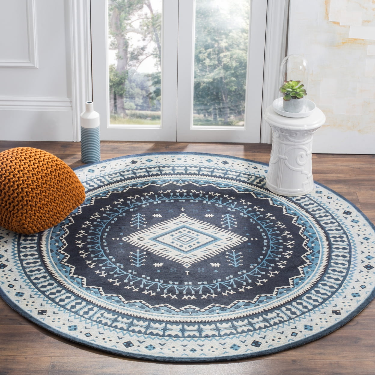 SAFAVIEH Classic Vintage Clarette Chevron Bordered Area Rug, Navy/Light Blue, 4' x 6'