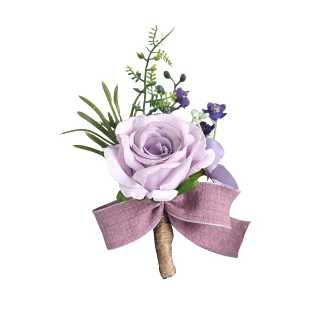 ramillete de flores para muñeca, pulsera con flor en el ojal, suministros artesanales, ramo de novia y para fiesta de bienvenida y boda estilo a Vista frontal de ramillete estilo A con rosa central de seda lila, follaje verde y pequeñas flores moradas, tallo envuelto y pulsera con cinta lila y ojal visible; tamaño aproximado 8 cm x 14 cm, a menudo usado como accesorio para novias o damas de honor y adecuado como recuerdo de boda.