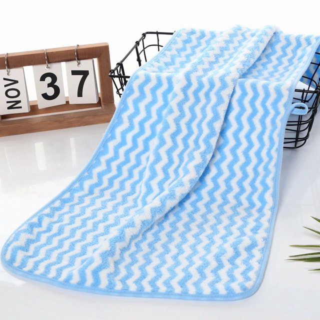 Zhuge Juego de 2 toallas de microfibra para adultos, de 75 x 35 cm, súper suaves, de secado rápido, ligeras, sin pelusa, absorbentes y con diseño de rayas (azul ondulado).