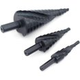 thumbnail image 1 of Juego de brocas escalonadas de nitruro en espiral para metal, PVC, carpintería y tareas de aumento, 3 piezas, para orificios de 4-12 mm, 4-20 mm, 4-32 mm, 1 of 6