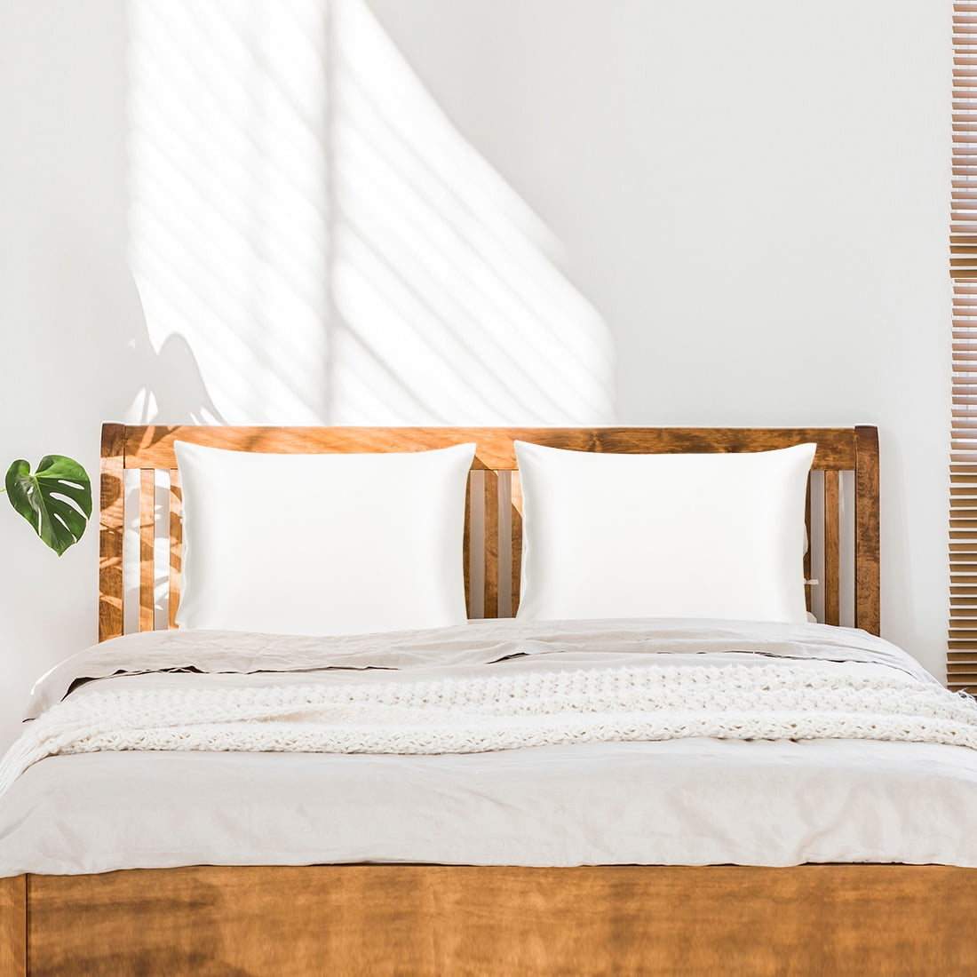 PiccoCasa 550 Thread Count Silk Pillowcase, White Standard(20"x26")