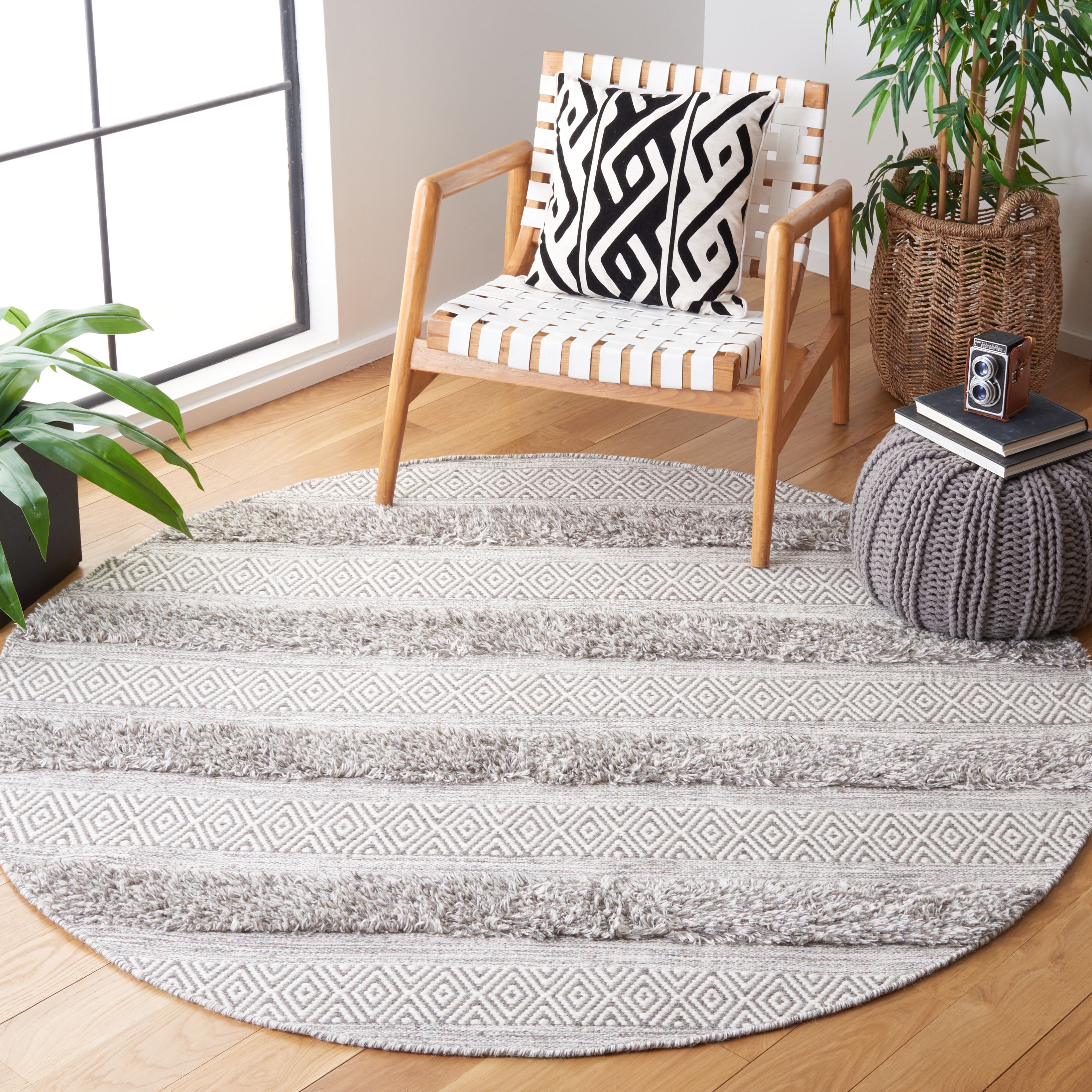 SAFAVIEH Vermont Zavier Stripe Area Rug, Brown/Ivory, 6' x 6' Round