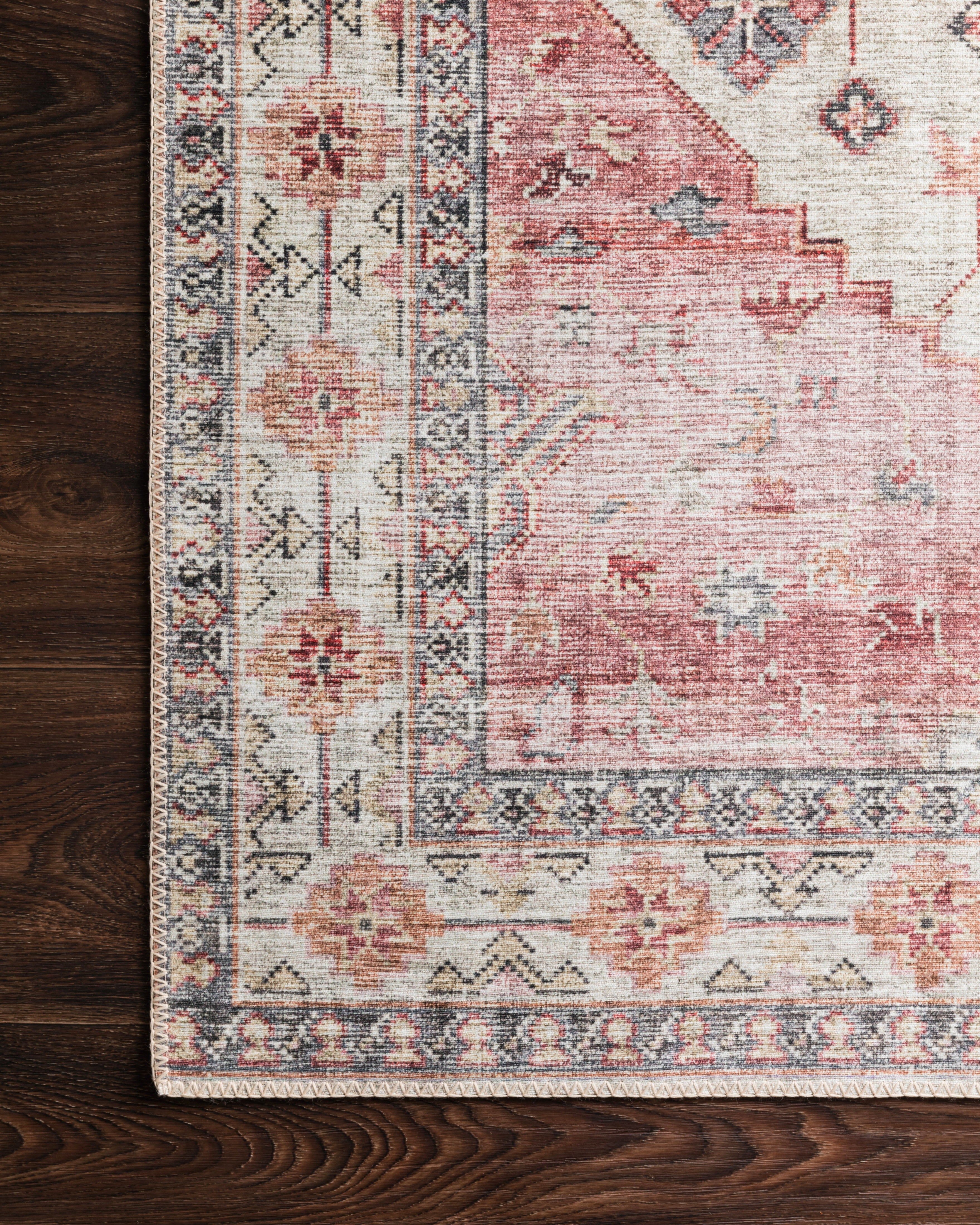 Loloi Skye Ivory / Berry 6'-0" x 9'-0" Area Rug