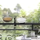 thumbnail image 3 of Comedero para pájaros de terraza, bandeja de malla desmontable con bebedero, comedero para pájaros con barandilla de terraza y soporte de metal para balcón o cerca de jardín., 3 of 8