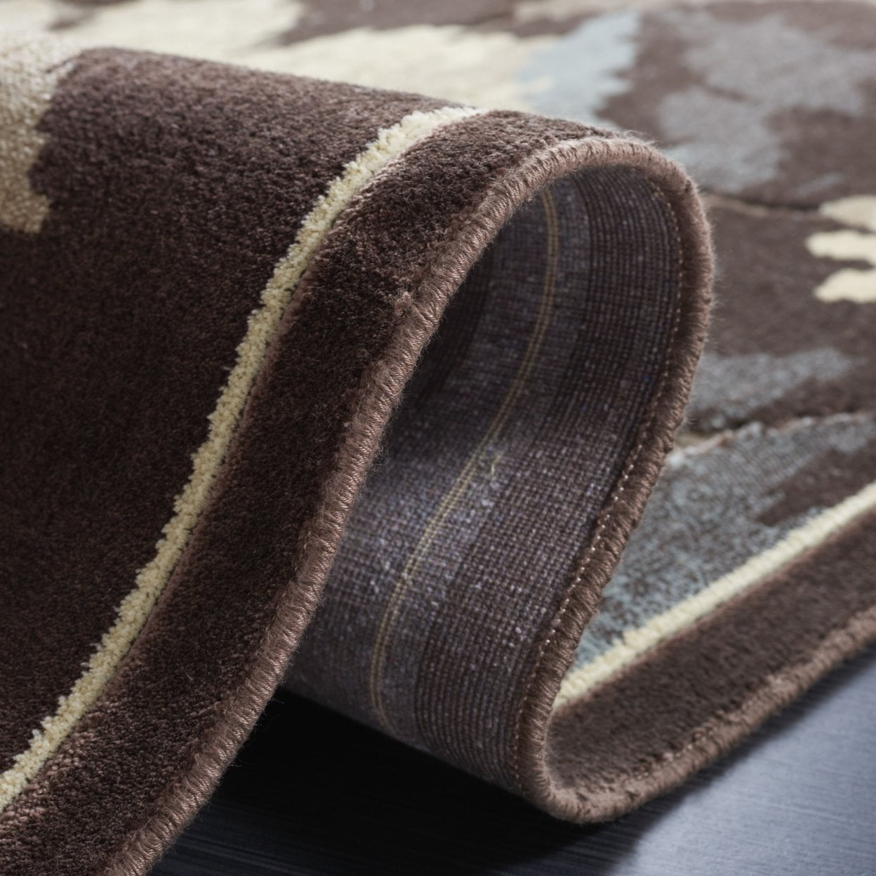 SAFAVIEH Paradise Kyler Floral Leaves Area Rug, Dark Brown, 5'3" x 7'6"