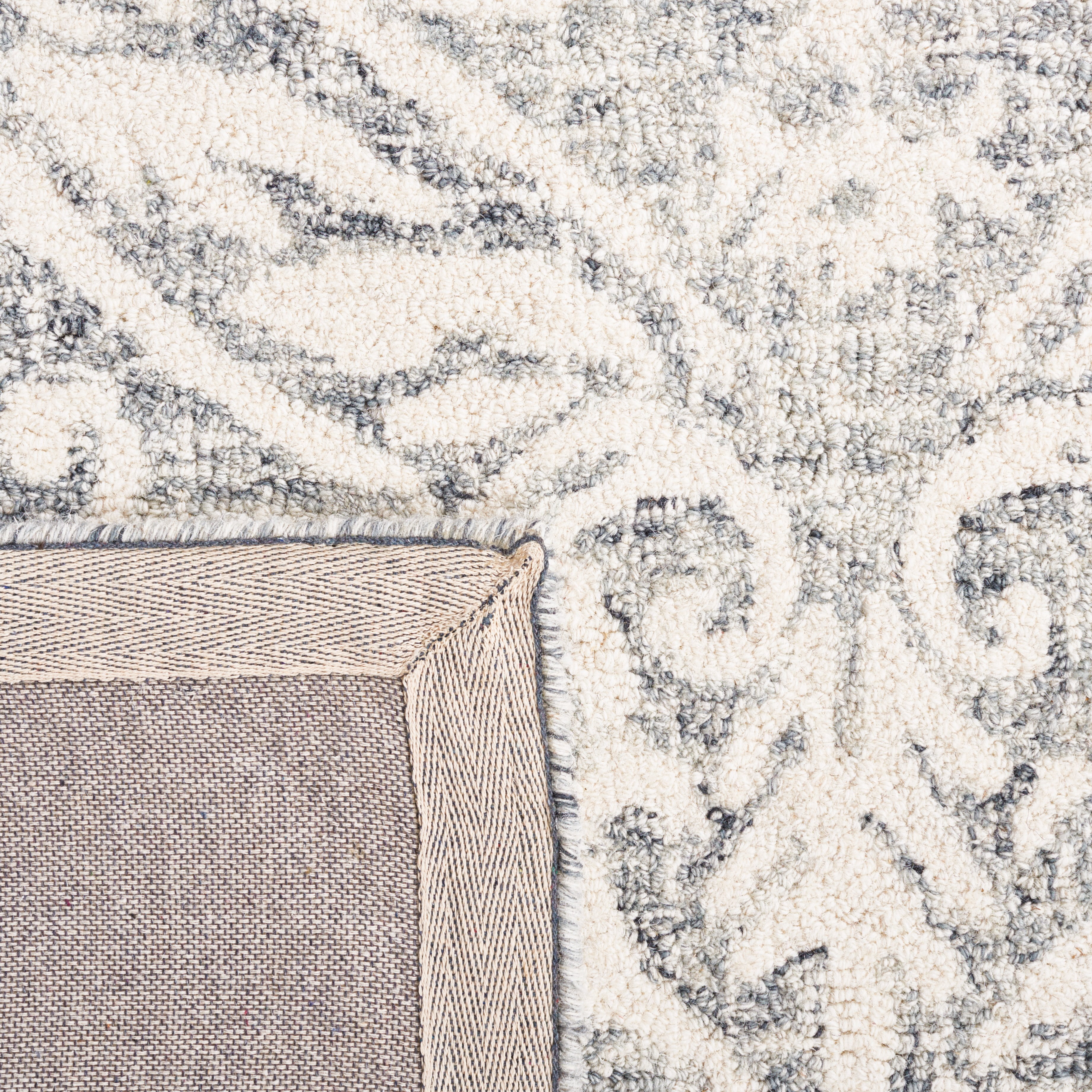 SAFAVIEH Abstract Constantine Damask Wool Area Rug, Ivory/Gray, 6' x 6' Round
