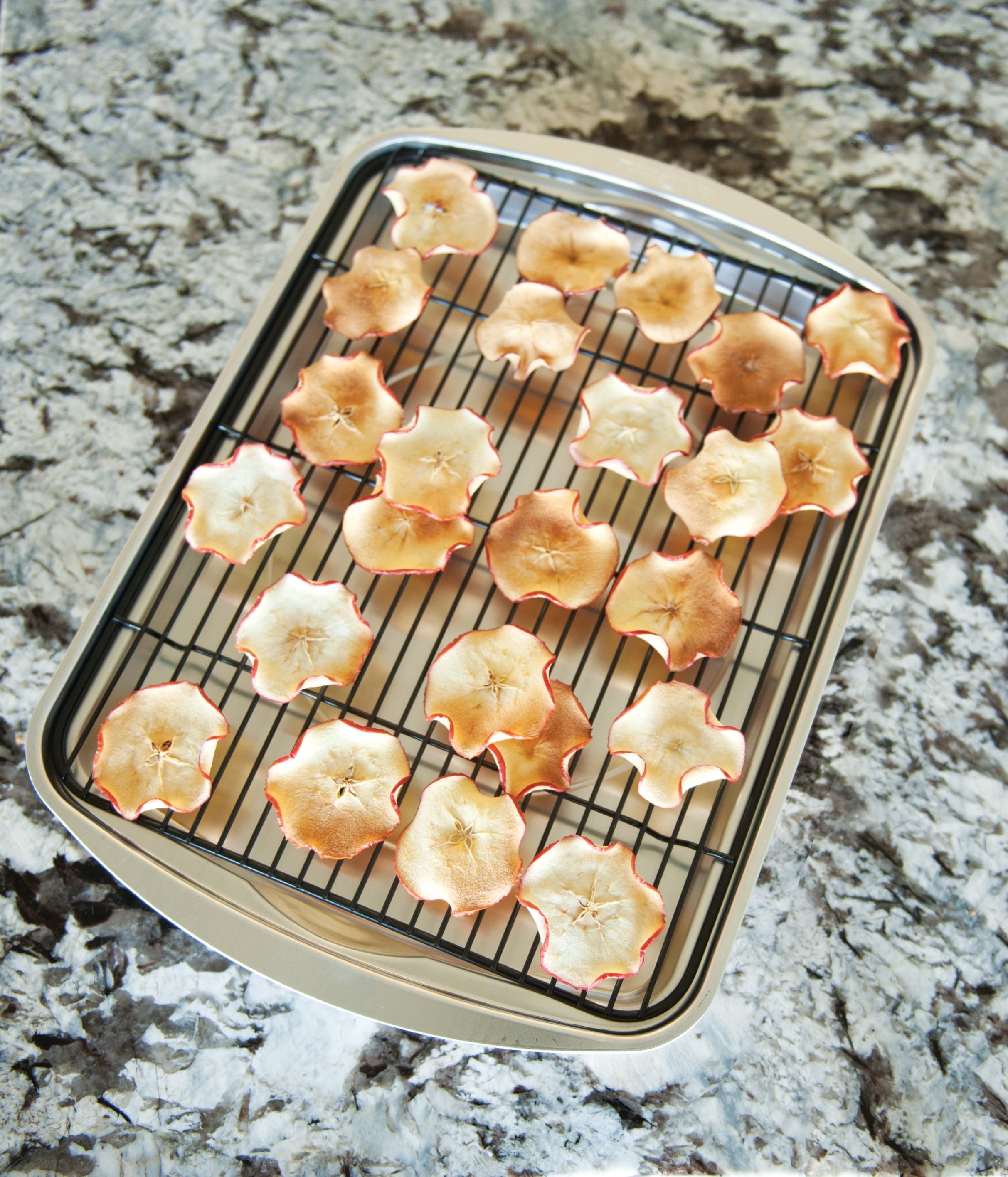 Nordic Ware Naturals 13" x 17" Aluminum Oven Bacon Baking Pan with Nesting Crisping Rack