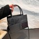 thumbnail image 2 of Bolso de mano con costuras de cocodrilo, tendencia de moda, bolso de mujer de gran valor, bandolera de hombro, pequeño bolso cuadrado, 2 of 5