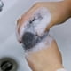 thumbnail image 2 of Esponjas exfoliantes faciales Konjac, ideales para pieles sensibles, grasas y con acné (carbón de bambú negro), 2 of 5