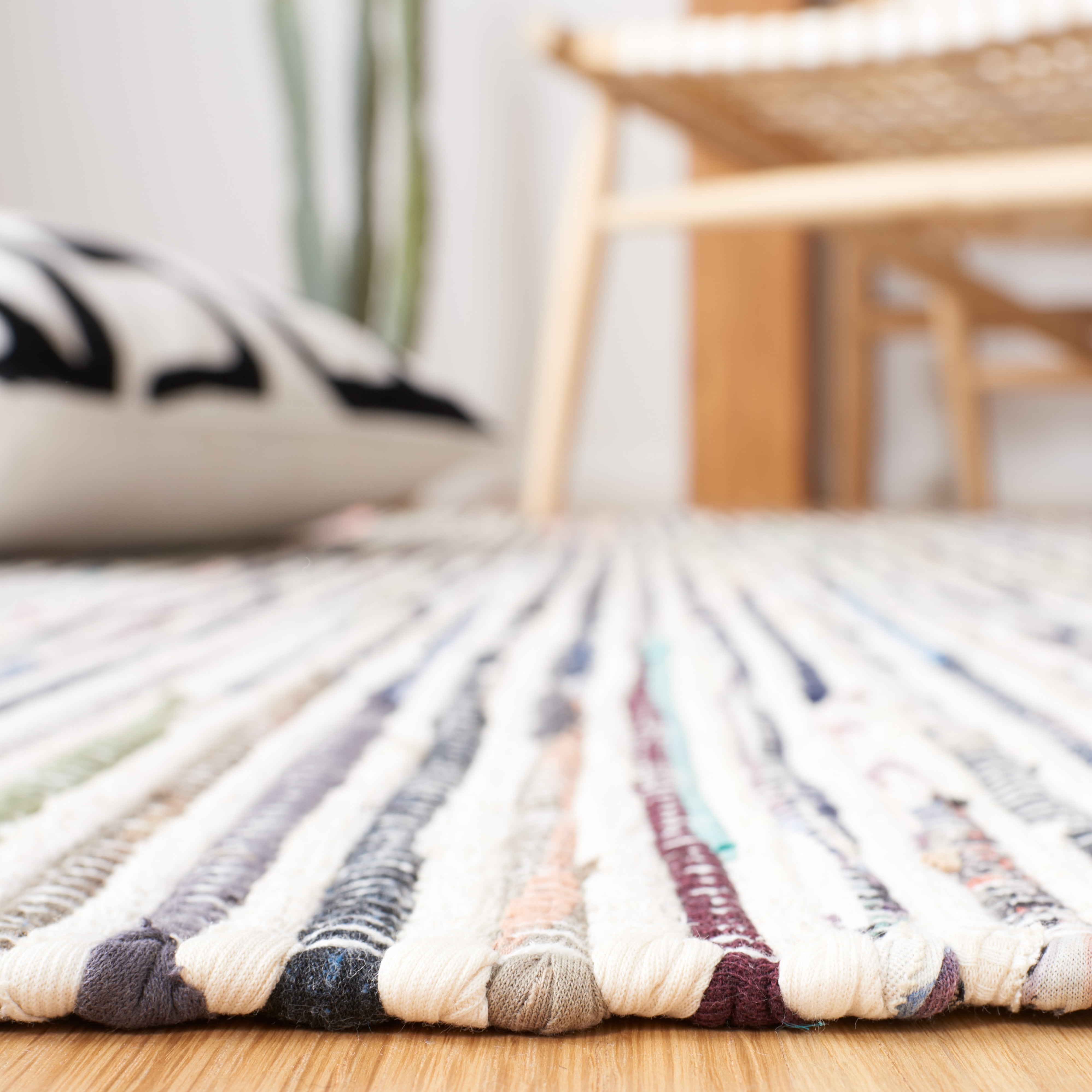 SAFAVIEH Rag Skylar Striped Cotton Area Rug, Ivory/Multi, 6' x 6' Round