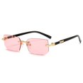 thumbnail image 5 of Gafas de sol sin montura rectangulares para hombre y mujer, lentes de sol cuadradas pequeñas, populares, a la moda, para viaje de verano, 5 of 5