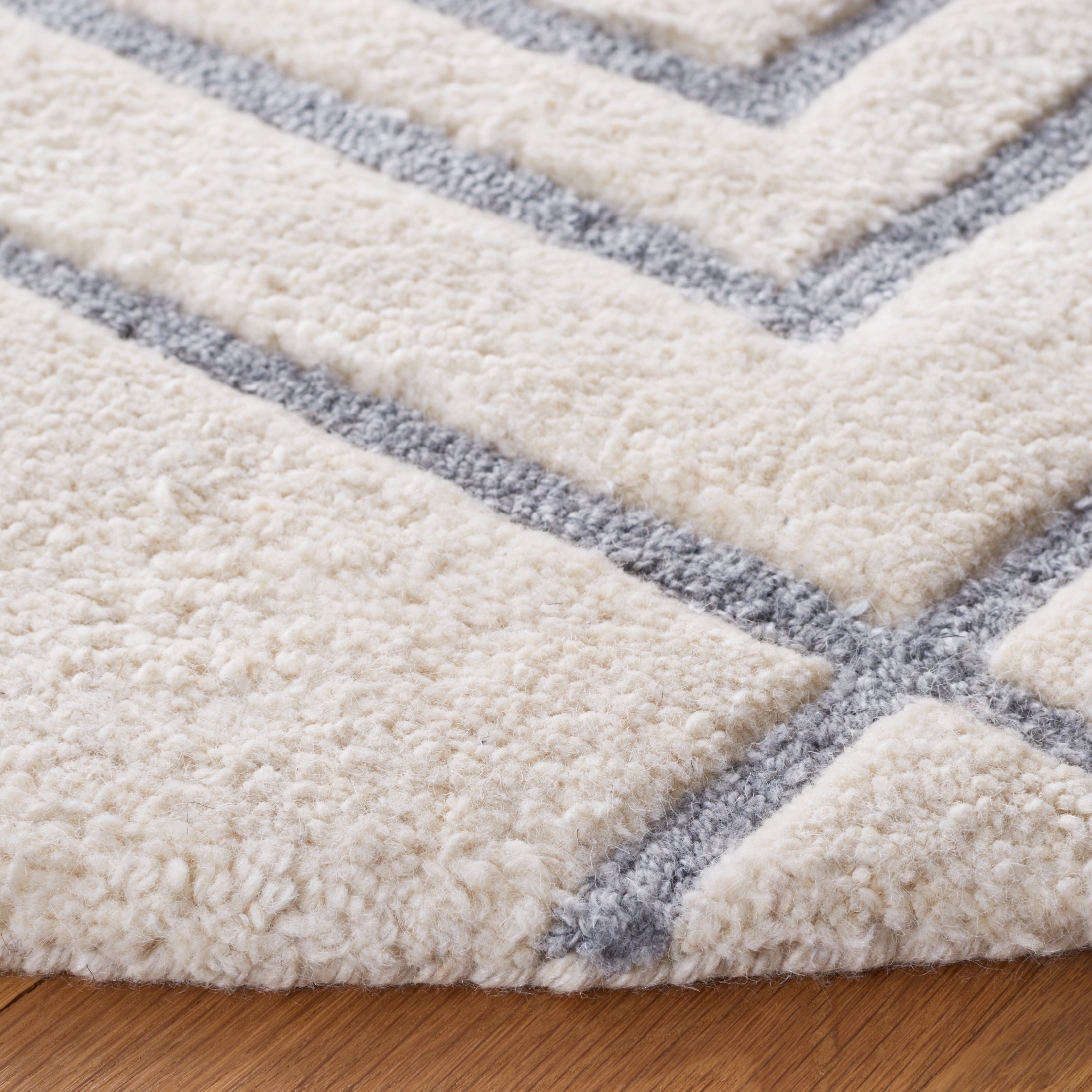 SAFAVIEH Casablanca Jannine Geometric Shag Area Rug, Ivory/Grey, 7' x 7' Round