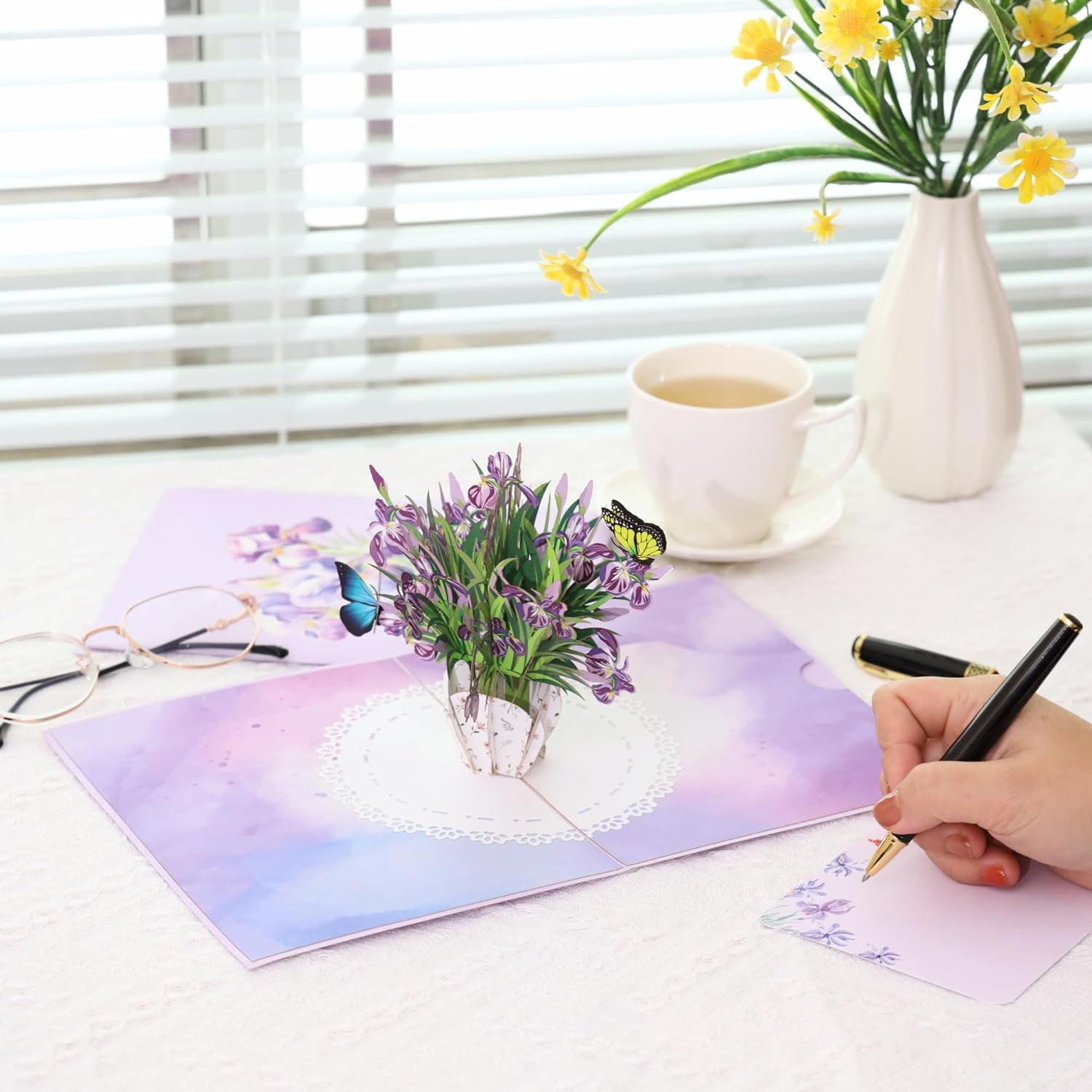Iris Bouquet Flowers 3D Pop Up Birthday Card for Women, Wife, Ideal Gift For Thank You, Mother’s Day, Happy Birthday, Valentines, Anniversary for Mom, Sister, Wife, Grandma, Daughter, Girlfriend