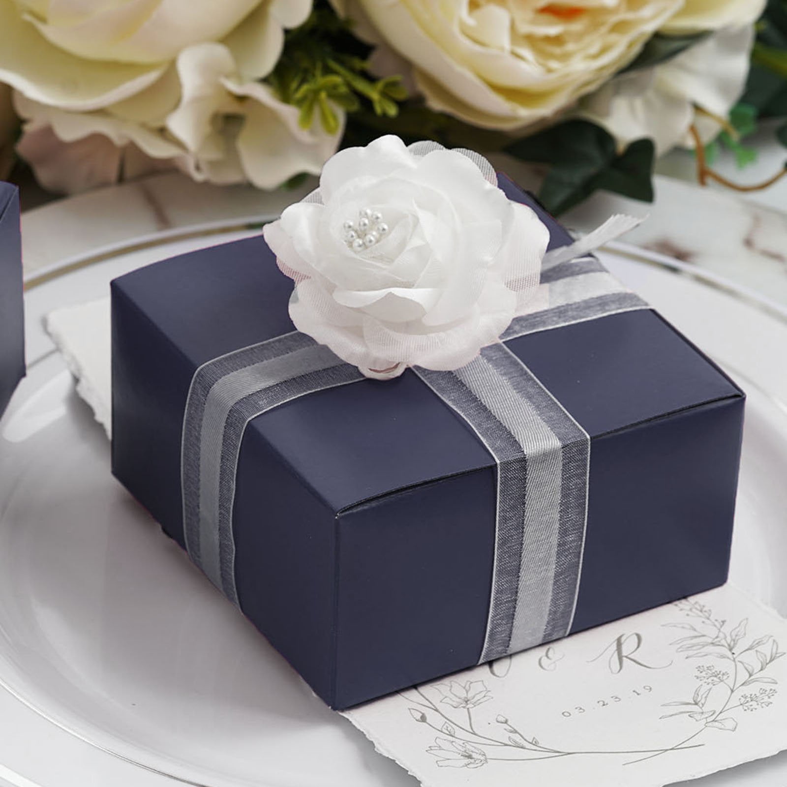 Deluxe Ivory Silk Wedding Favour Boxes for Gifts Sweets & Candy Party Favors 