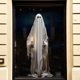 thumbnail image 4 of Decoraciones de Halloween, adornos de Halloween, calcomanía de pared de Halloween, calcomanía de fantasma de gran tamaño para puerta, calcomanía autoadhesiva de PVC para ventana de sala de estar, calc, 4 of 6