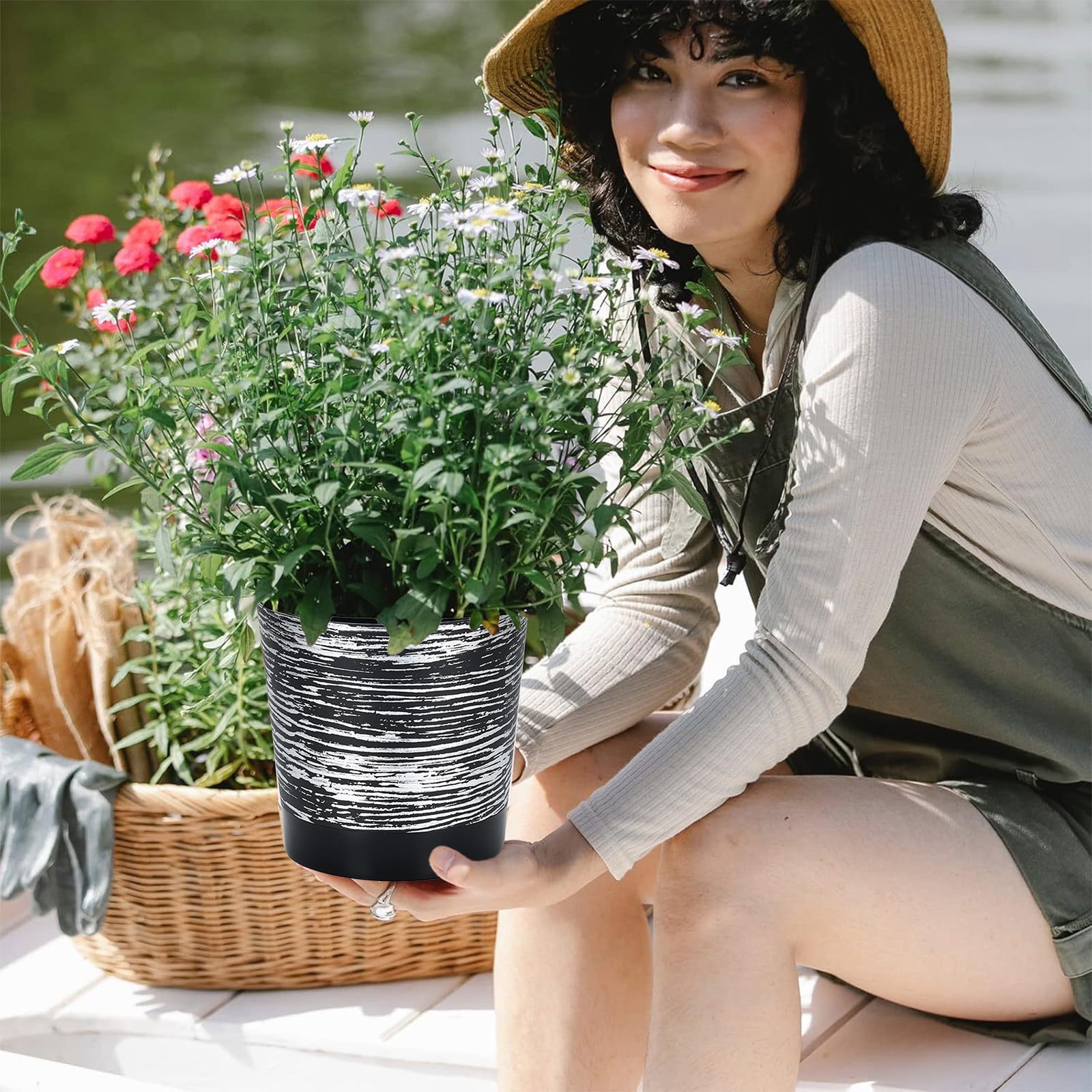 Self-Watering Plastic Flower Pot, Easy-Care Lazy Gardener Flower Pot with Water Reservoir Planter for Indoor and Outdoor Plants, Personalized Gardening Container for Roses and Houseplants