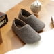 thumbnail image 1 of Zapatos de casa para mujer y hombre, Zapatos de casa suaves y cálidas antideslizantes para interior y exterior Likrtyny Tenis De Mujer Tenis De Hombre, 1 of 5