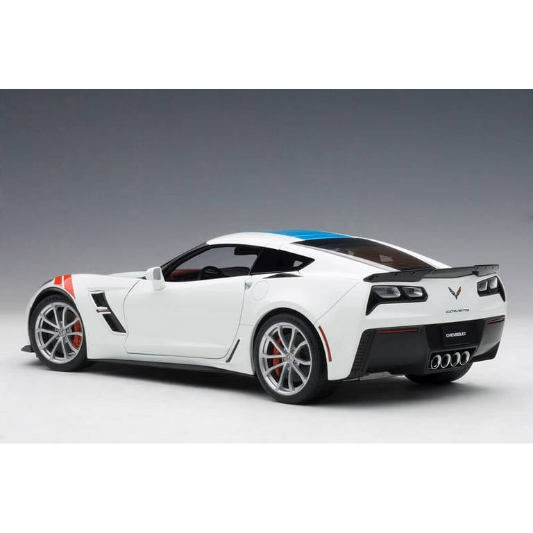 AUTOart 2017 Chevy Corvette C7 Grand Sport Black w/ White