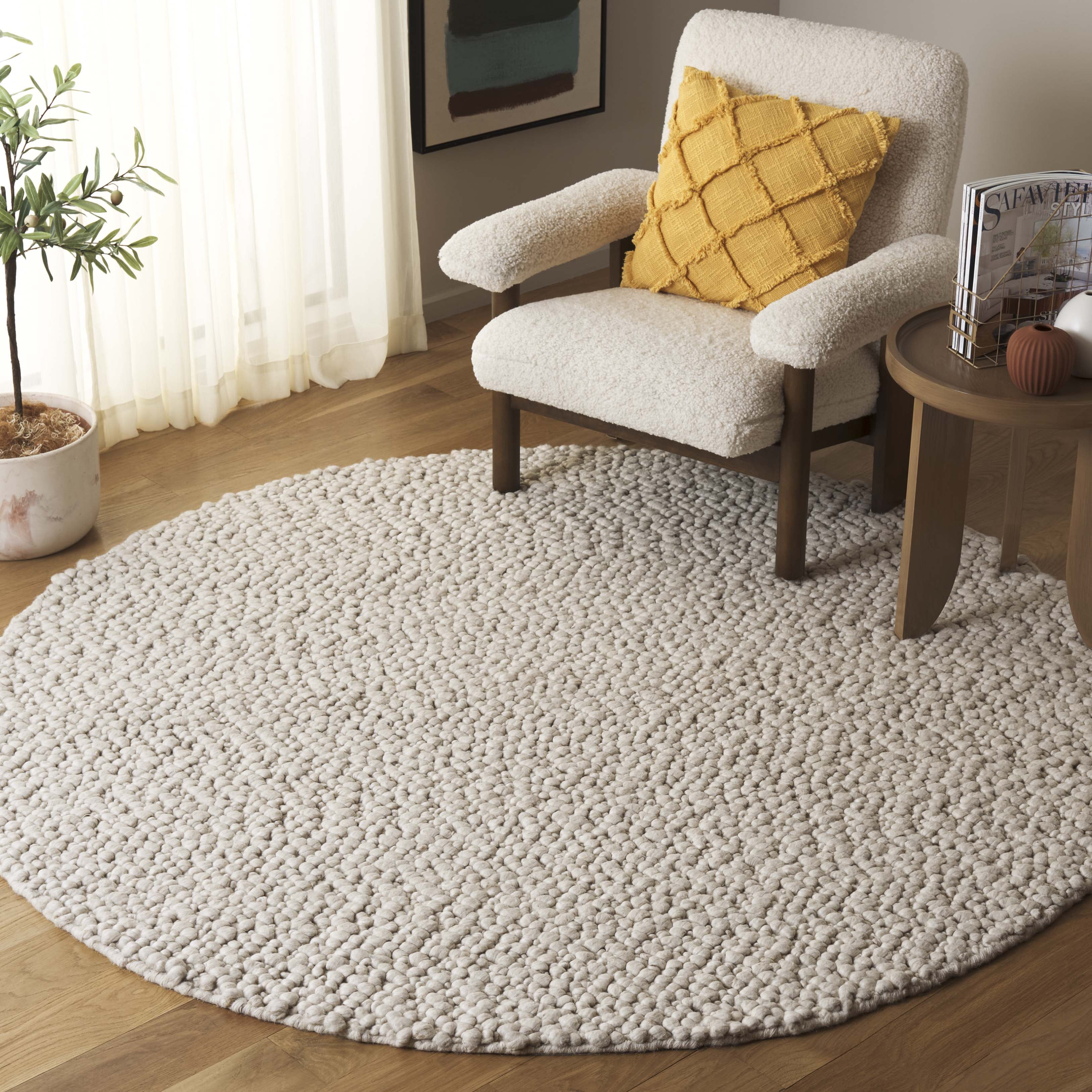 SAFAVIEH Natura Mackenzie Distressed Area Rug, Light Beige, 6' x 6' Round