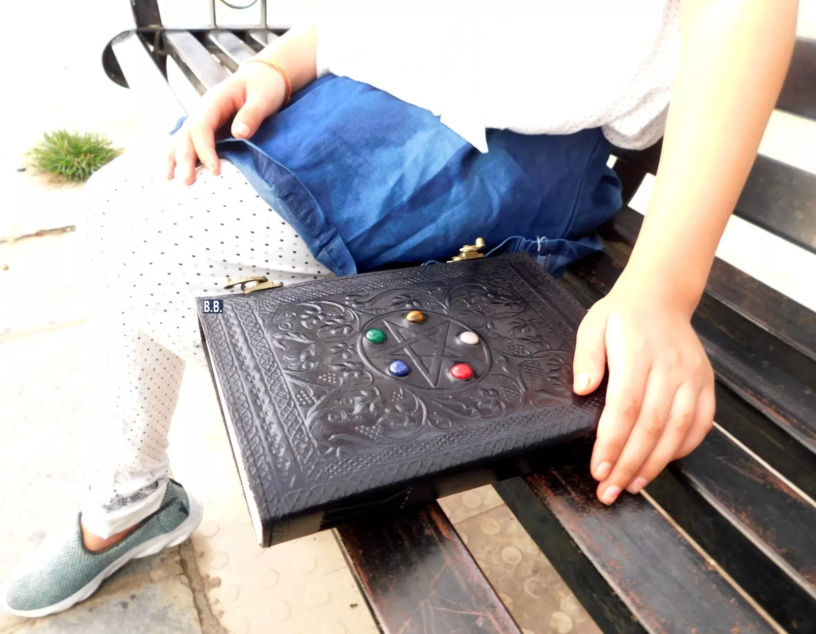 Handcrafted Embossed Vintage Design Leather Bound Journal Diary Healing Obsidian Stone Blank Notebook For Men & Women