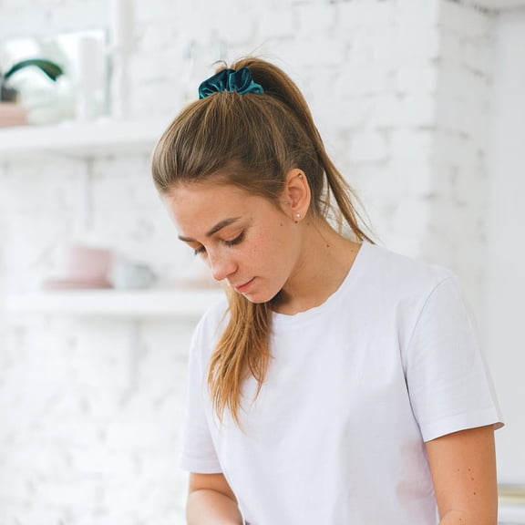 FONDOTIN 6Pcs Colored Velvet Scrunchies Elastic Hair Bands for Thick Thin Hair Ponytail Holders