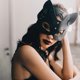 thumbnail image 4 of Máscara de gato de cuero para mujer Máscara de mujer Máscara de media cara sexy Máscara veneciana Fiestas Mascarada Máscara de bola Cosplay Accesorios de disfraces Fiesta de Halloween Negro TUNC Sencillez, 4 of 5