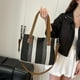 thumbnail image 5 of Bolso de hombro de mujer - Bolso mensajero casual con correa ajustable • Poliéster • 36x28x9cm • Blanco, negro, rojo, amarillo, verde, 5 of 6
