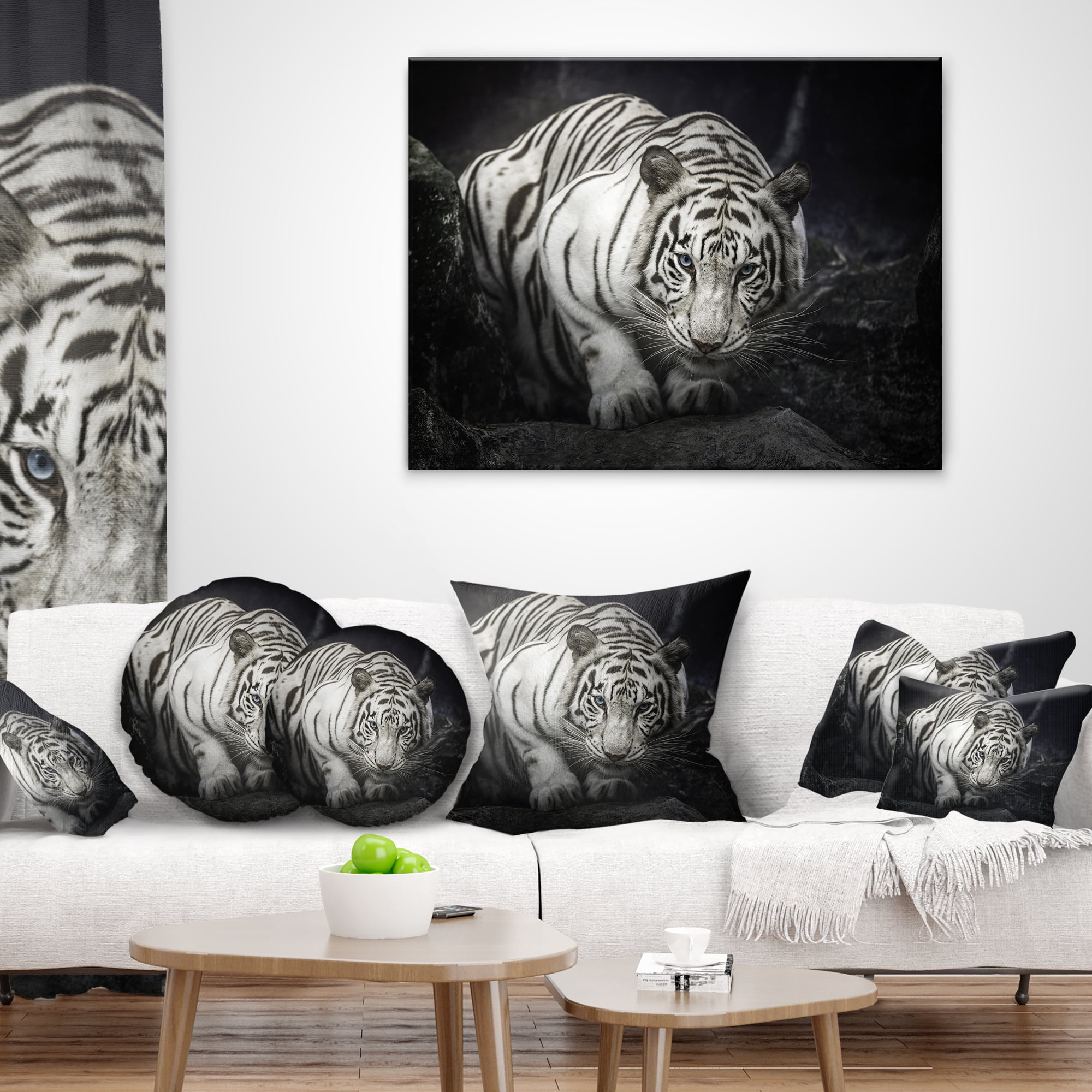 Designart White Tiger - Animal Throw Pillow - 18x18