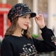 thumbnail image 5 of Gorros de invierno para mujer, gorro de ala corta plisado con flores, resistente al viento, térmico y cálido con forro polar para uso diario, 5 of 5