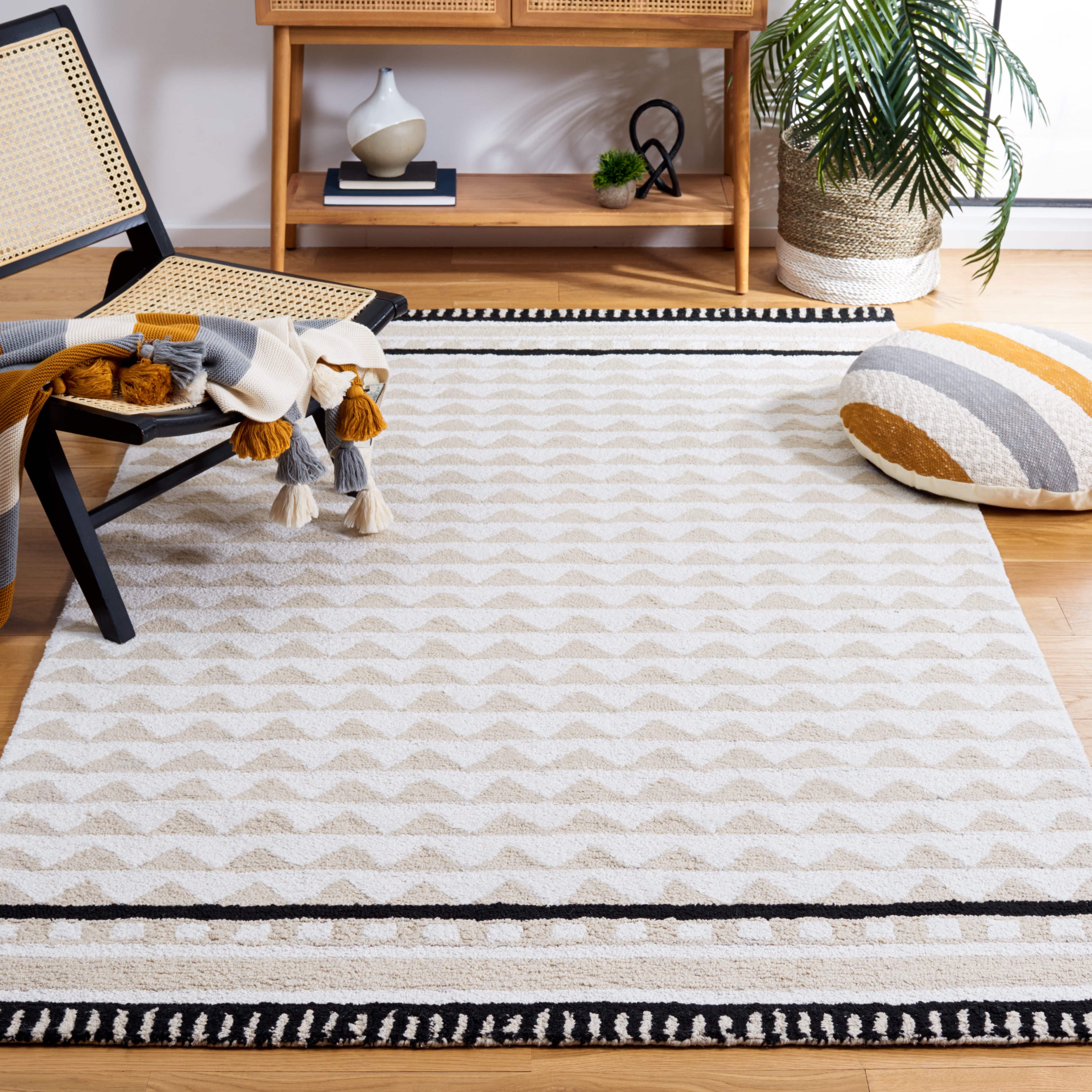 SAFAVIEH Capri Jampa Southwestern Area Rug, Ivory/Beige, 3' x 5'