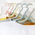 thumbnail image 3 of perchas de viaje: perchas plegables portátiles para ropa, accesorios de viaje, colores aleatorios., 3 of 5