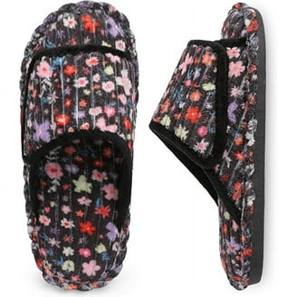 Hello Kitty by Sanrio Womens Indoor/Outdoor Step-in Slipper