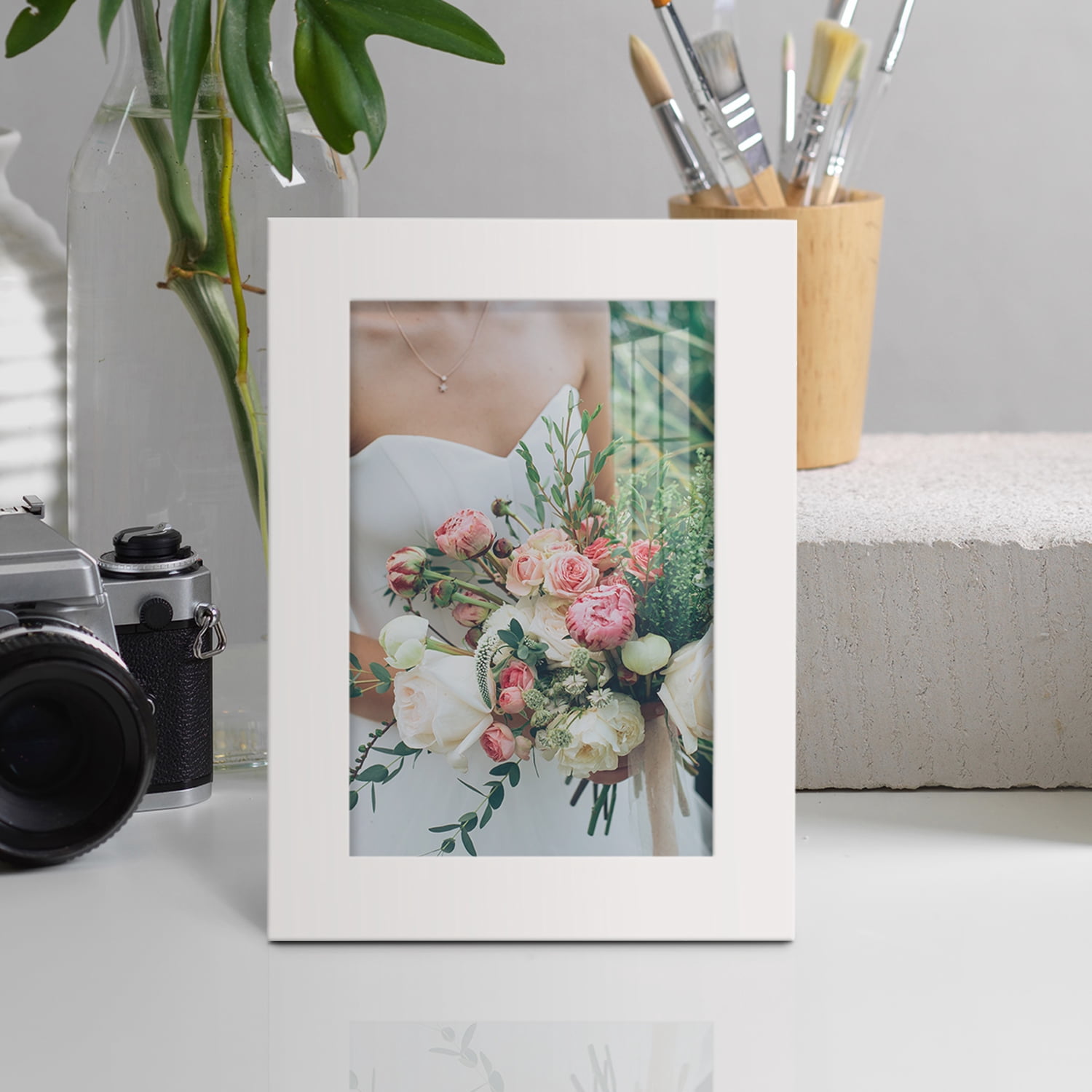 Modern 5 in. x 7 in. White Picture Frame (Set of 2)
