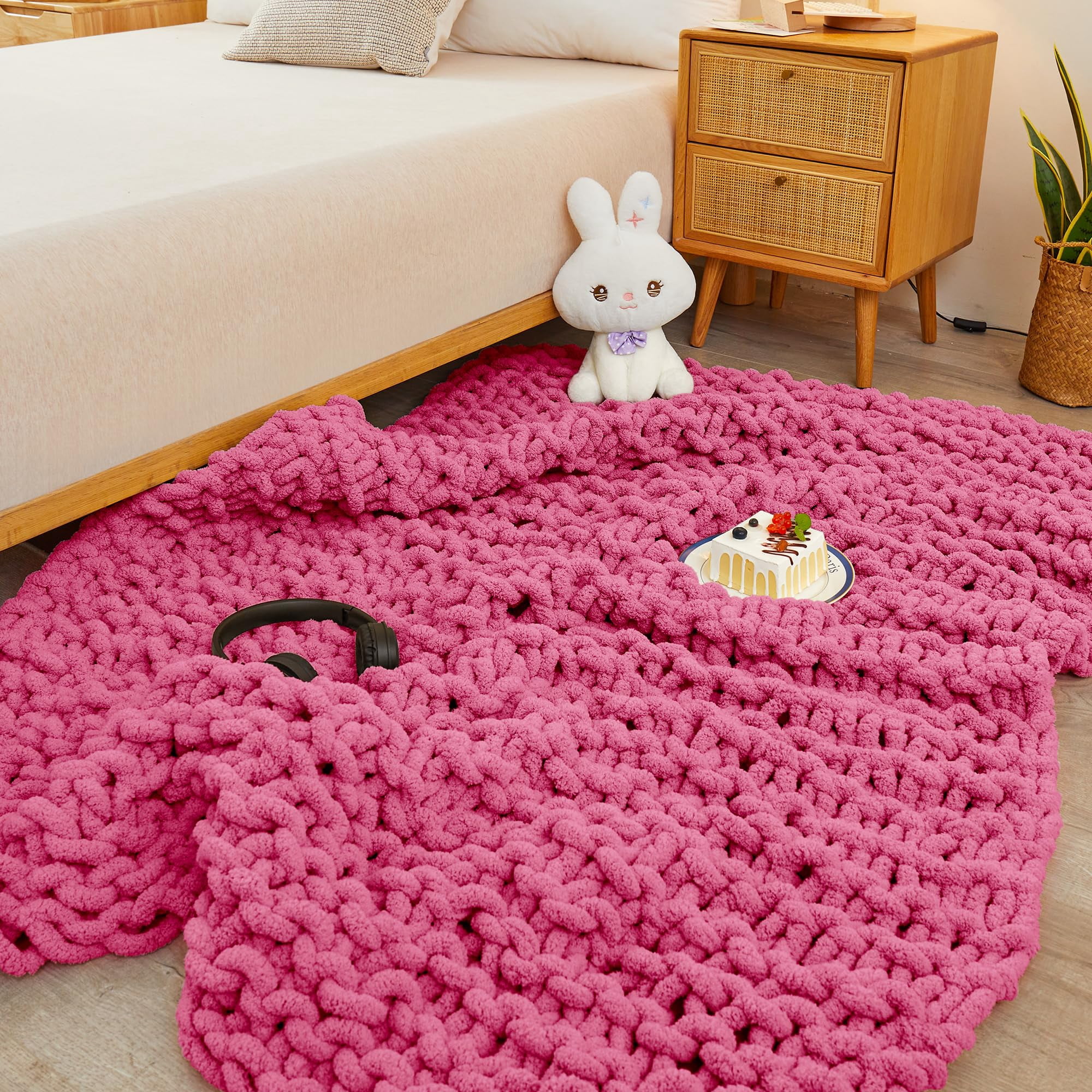 Viviland Chunky Knit Chenille Throw Blanket 40"x50" Rose Soft Washable 100% Handmade for Couch Bed Sofa Room Decor