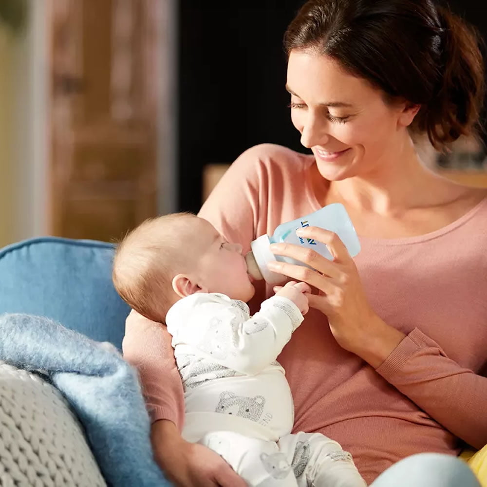 Philips AVENT Anti-Colic Baby Bottles with AirFree Vent, 4oz, 4pk, Clear, SCY701/04