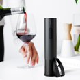 thumbnail image 2 of Ouvre-bouteille USB Automatique en Liège, Ouvre-Bouteille de Vin avec Coupe-Feuille, 2 of 9