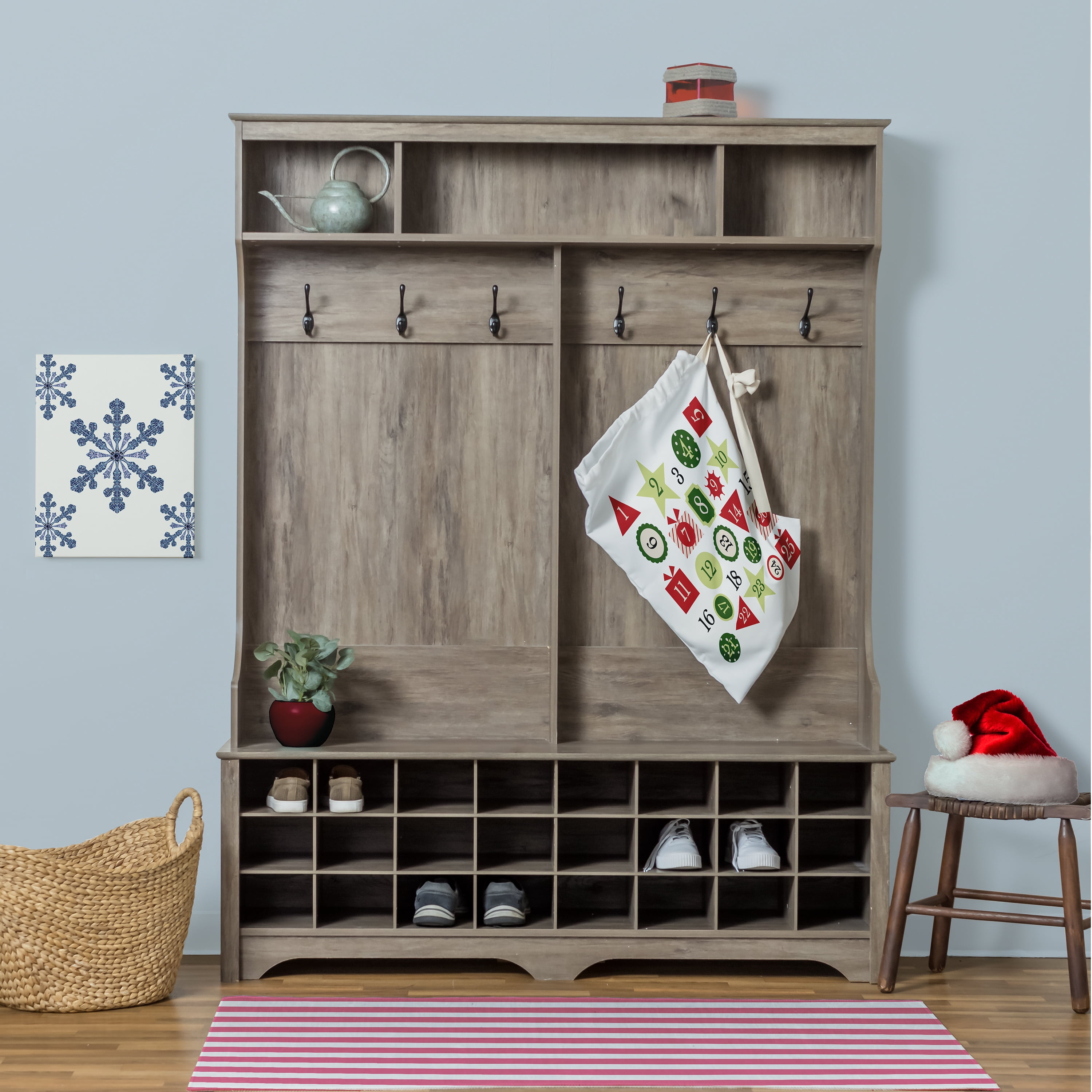 Simply Daisy Canvas Advent Calendar 28 x 36 in Green Laundry Bag