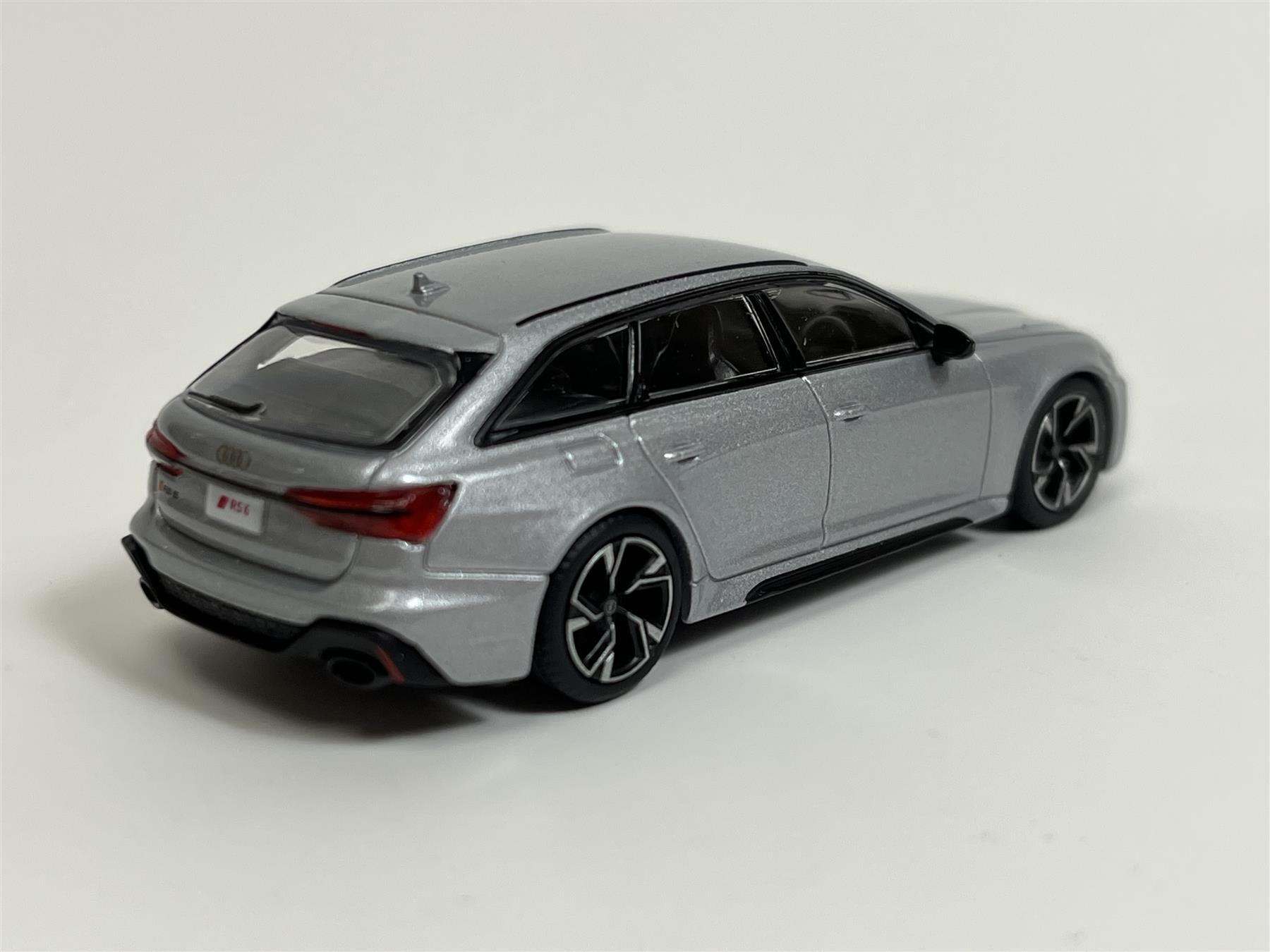 ミニカー MINI GT Audi RS 6 Avant Silver Digital MINI GT 256 Audi RS6 Avant Silver Digital Camouflage w/ Roof