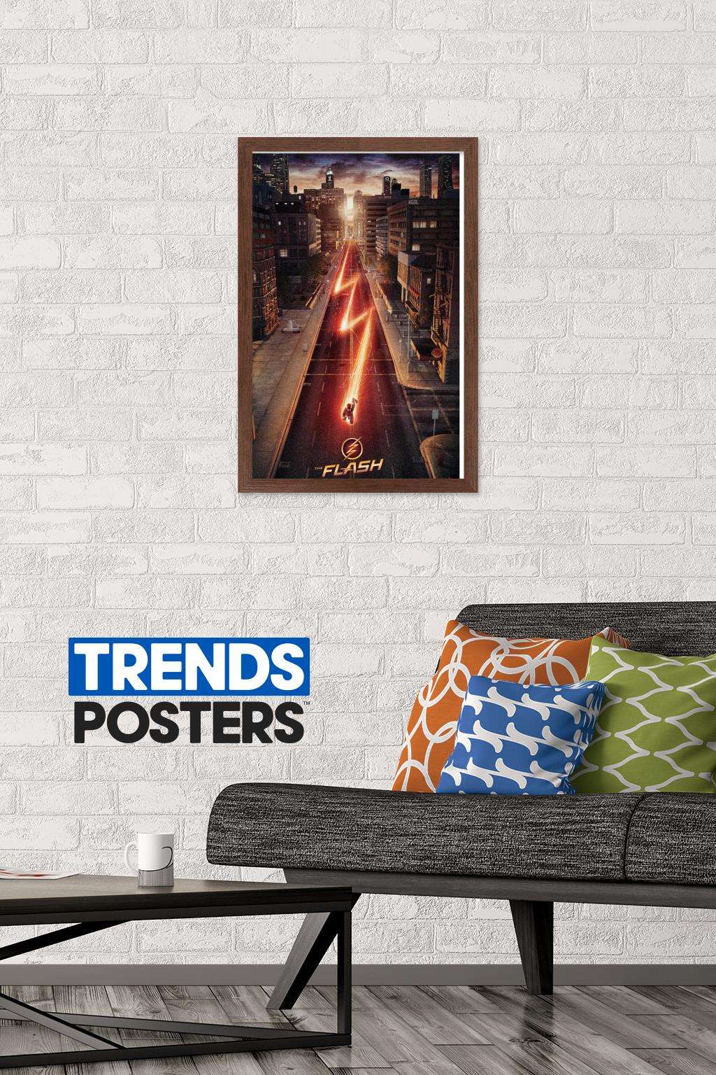 DC Comics TV - The Flash - Street One Sheet Wall Poster, 14.725" x 22.375", Framed