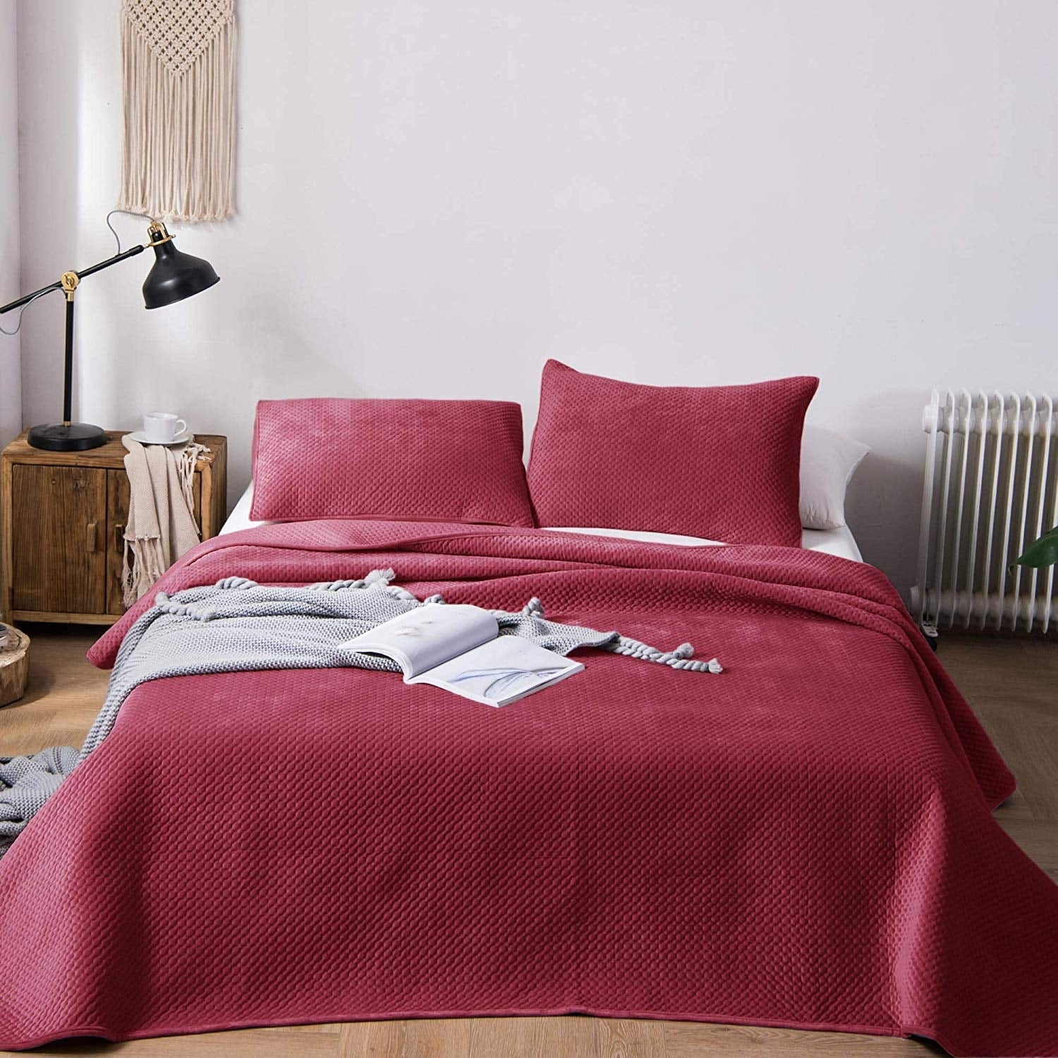 Kasentex  All Season Plush Poly Velvet Lavish Design Quilt Set Soft and Warm Machine Washable Coverlet Red Queen