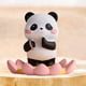 thumbnail image 4 of Soporte para teléfono con diseño de panda con ranura de apertura, figura de panda para escritorio, amigos y oficina. 76 cm x 82 cm x 9 cm, 4 of 9
