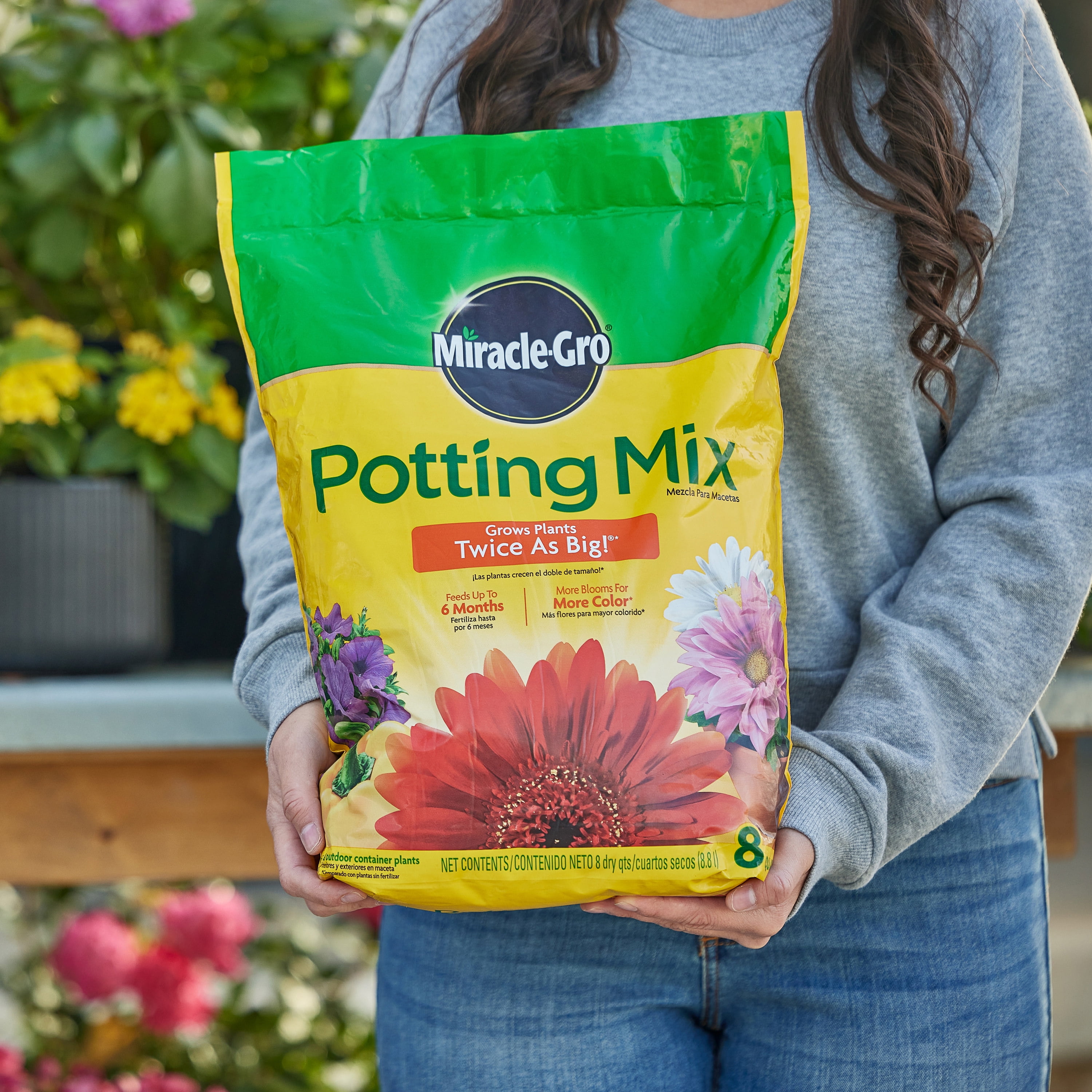 Miracle-Gro Potting Mix, For Indoor or Outdoor Potted Plants, Flowers, Shrubs, 8 qt.