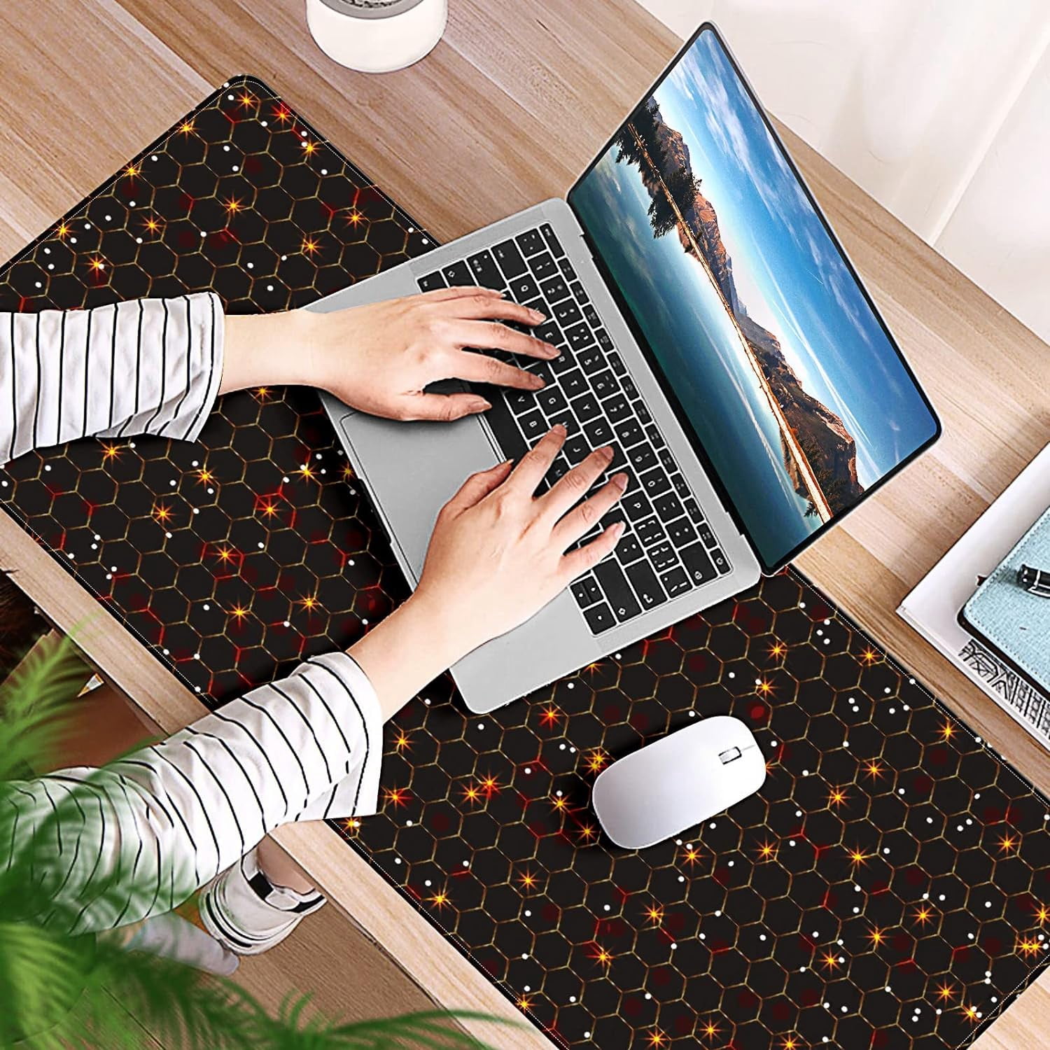 Golden Glitter and Shiny Desk Mat, Desk Accessory, Cute Workspace, Trendy Workspace, Trendy, 35.4x15.7in Large Gaming Mouse Pad, Cute Desk Topper, Pretty Desk Pad
