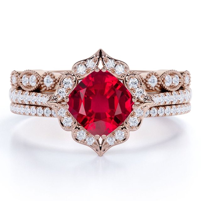 JeenMata Anillo de Trío de Rubíes Simulados Vintage de Talla Cojín de 2,25 Quilates Engastado en Oro Rosa de 18 K sobre Plata