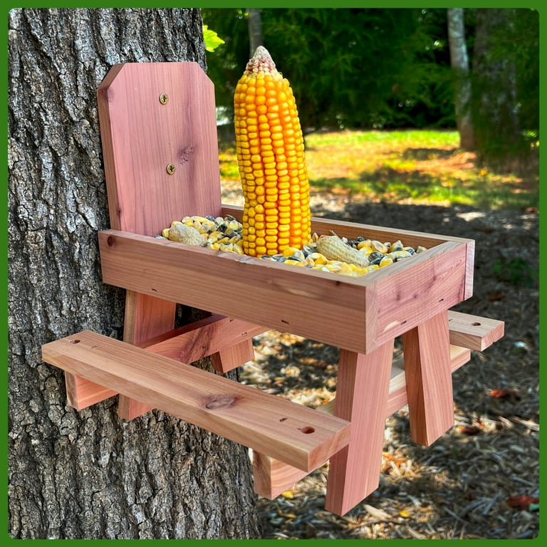 Pennington Red Cedar Picnic Table Squirrel Feeder, Holds Corn, Nuts and Seeds, 1 Table, 9"x10"x9"