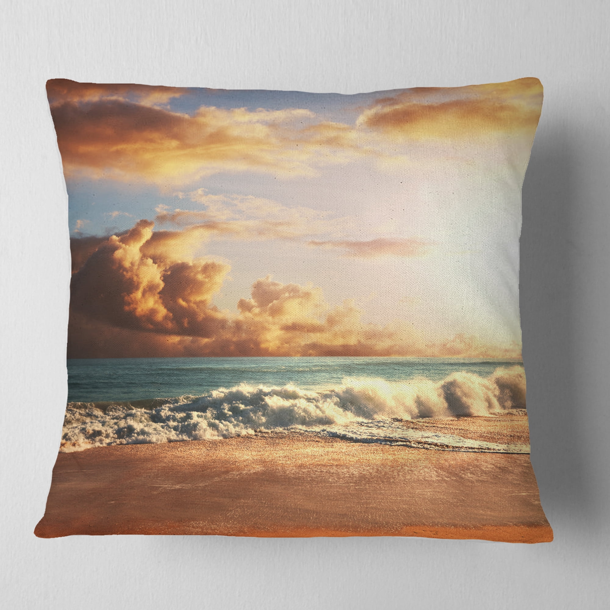 Designart 18" x 18" Sea & Shore Polyester Throw Pillow