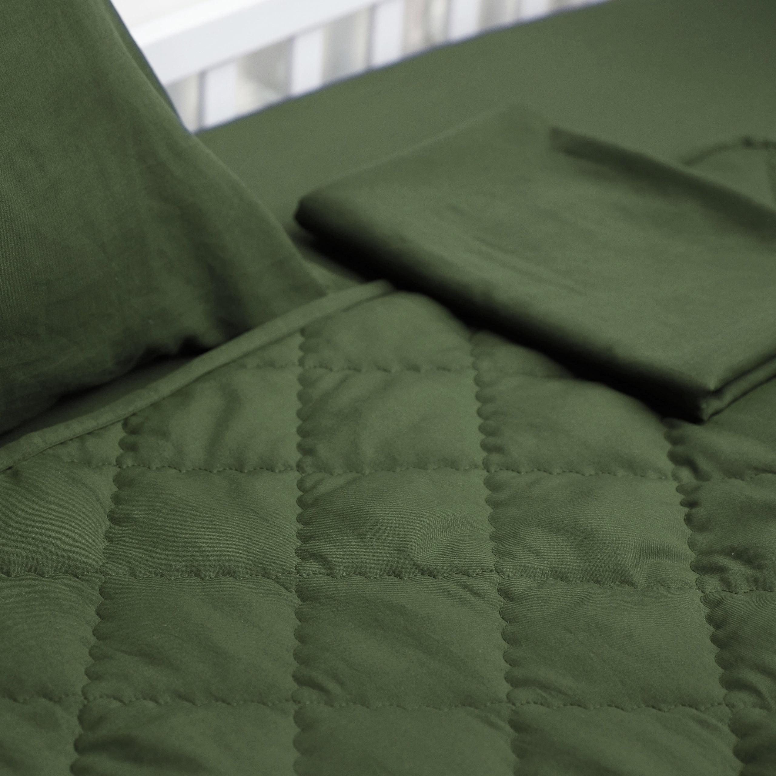 4 Pieces Ultra Soft Microfiber Toddler Bedding Set, Easy Care Crib Sheets Set with Quilt, Toddler Size, Olive Green