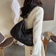 thumbnail image 3 of Bolso Mano Hinchado para Mujer Bolsos Grandes Acolchados NewTrend Gran Capacidad (negro), 3 of 9