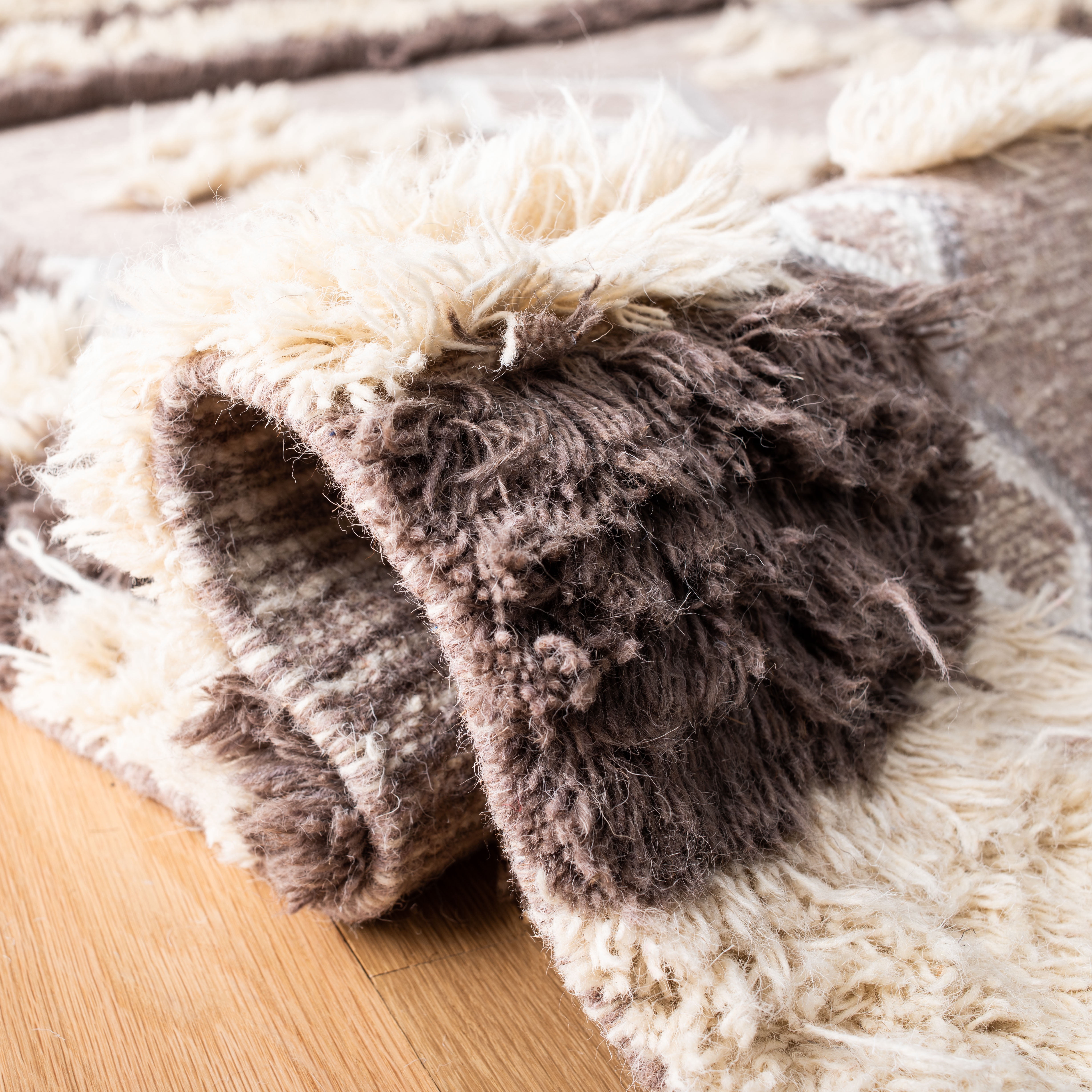 SAFAVIEH Kenya Wendell Southwestern Wool Area Rug, Ivory/Brown, 8' x 10'