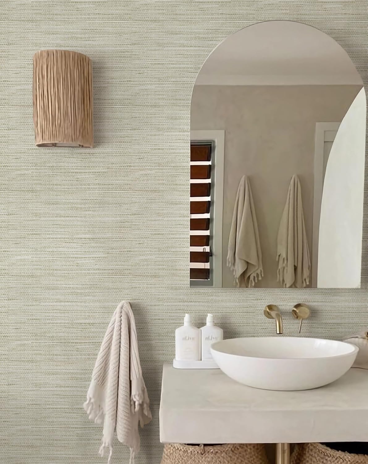 AsdQ Wallpaper Peel and Stick 118-in x 17.3-in Textured Wallpaper Faux Grasscloth Self-Adhesive Linen Removable Wallpaper Cabinets Counter Top Liners
